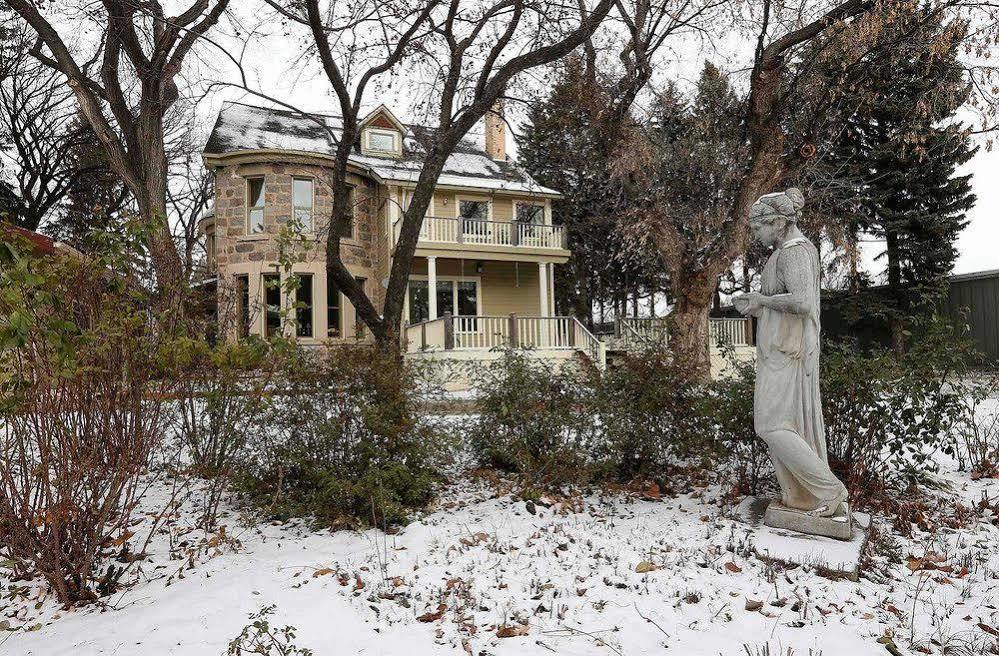 Bellas Castle Morden Экстерьер фото